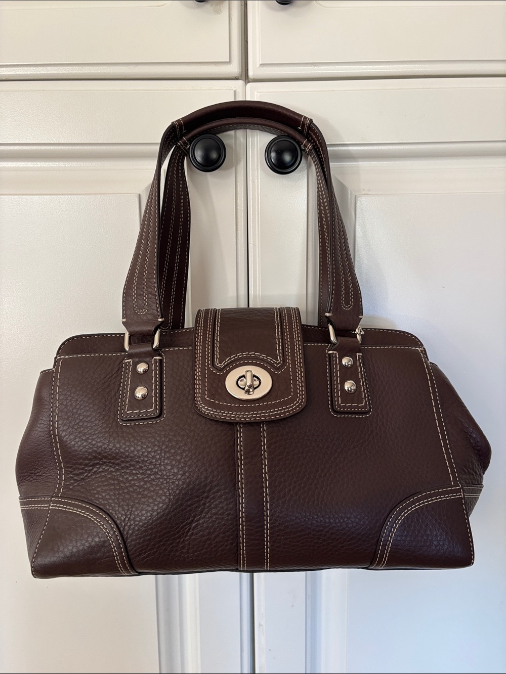 Coach: Brown Leather Satchel Handbag with Turn-Lock Closure